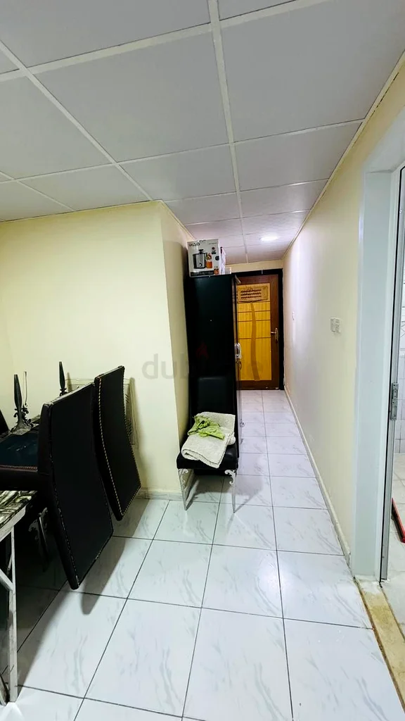 غرفة مؤثثة متاحة للأزواج أو للمديرين التنفيذيين63145816018307114