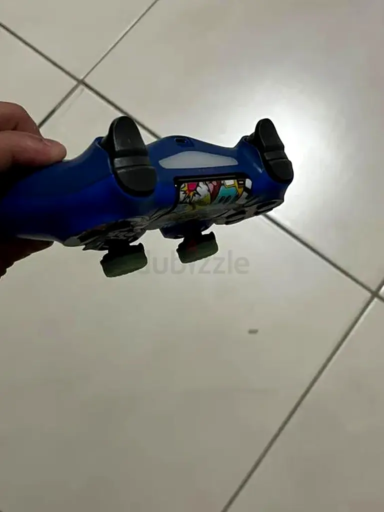 Custom PlayStation Controller with Unique Design63229305631490112