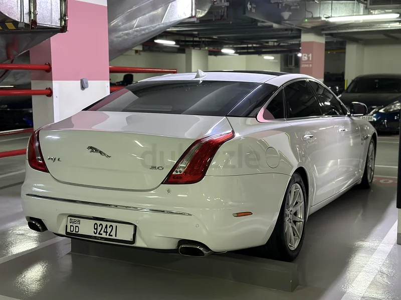 Jaguar XJ L Luxury (SWB) 2013 Model GCC specifications63221824636674113
