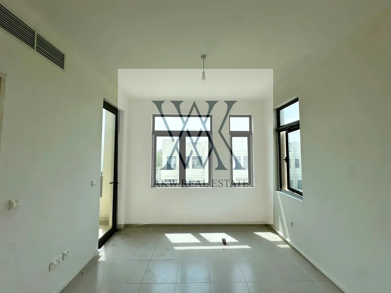 INDEPENDENT VILLA | 3BR + MAIDS+STUDY | VACANT | END UNIT63165699334530111