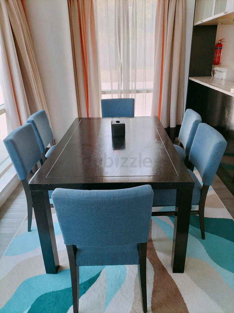 Dining table for 6 person like new63218317386625114