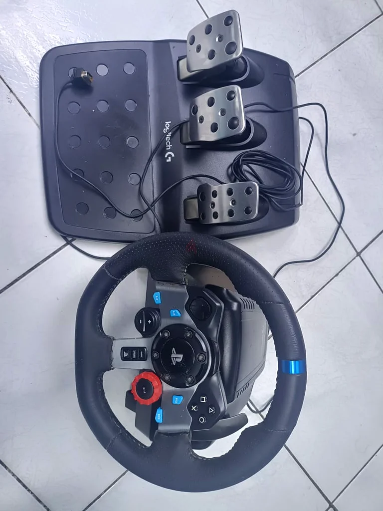 Logitech G920 Racing Wheel and Pedals for Xbox  PC632307073912351126