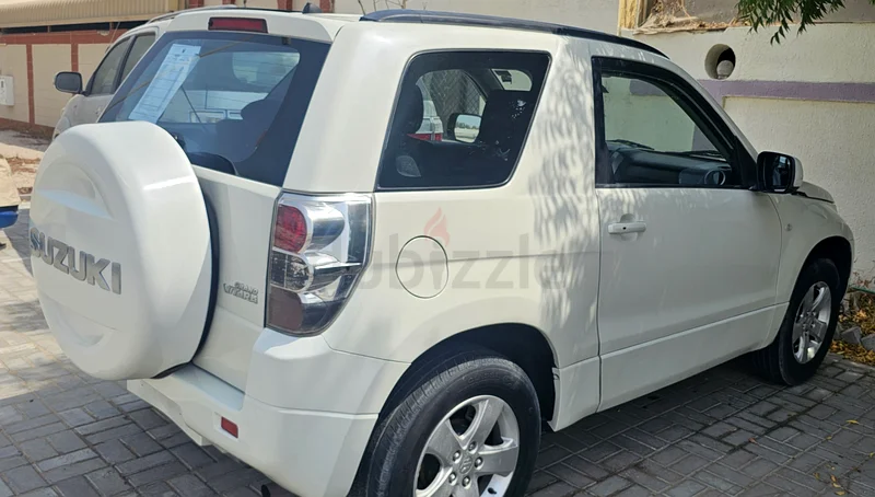 Suzuki grand vitara Jeep. Japan. GCC spec63134499202563111