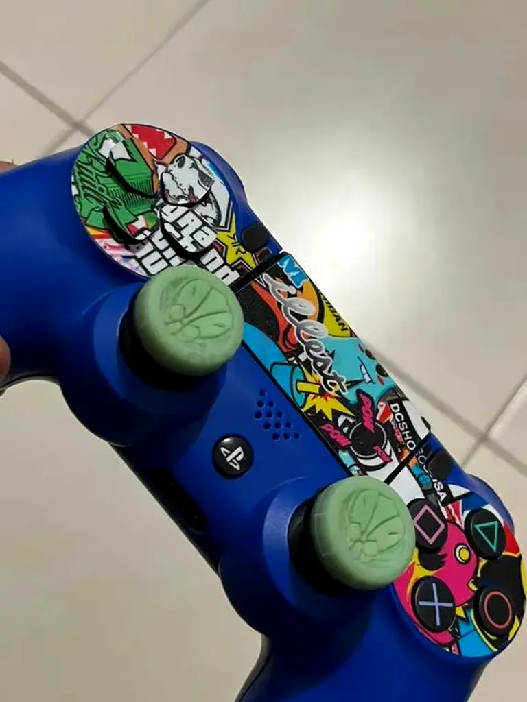 Custom PlayStation Controller with Unique Design63229305631490111
