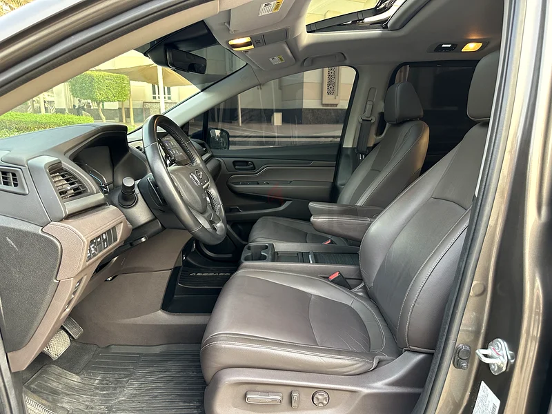 HONDA ODYSSEY V6 LOW KM .EXCELLENT CONDITION63173487312641114