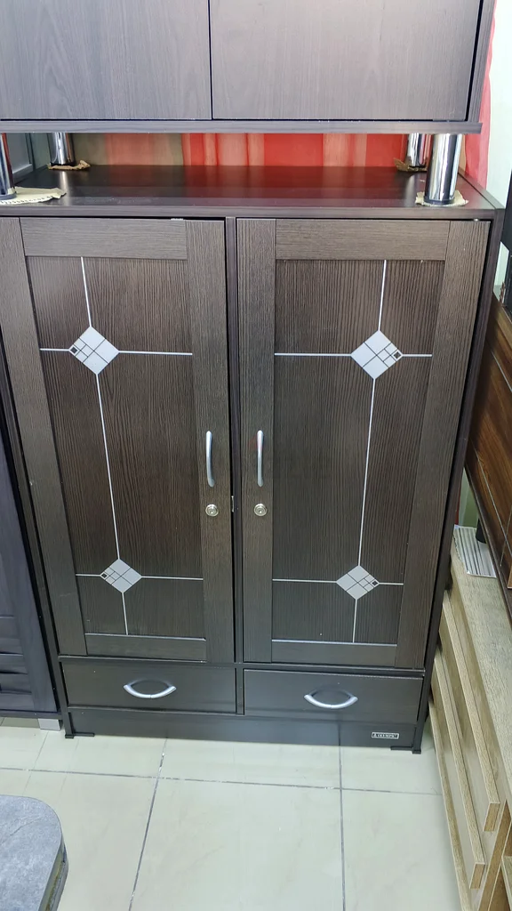 Stylish Modern Wardrobe for Elegant Spaces63212401855489116