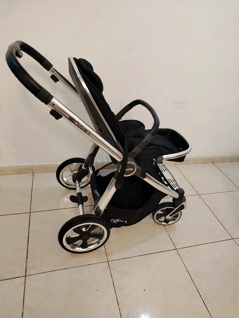 Lightweight and Stylish Stroller for Your Little One