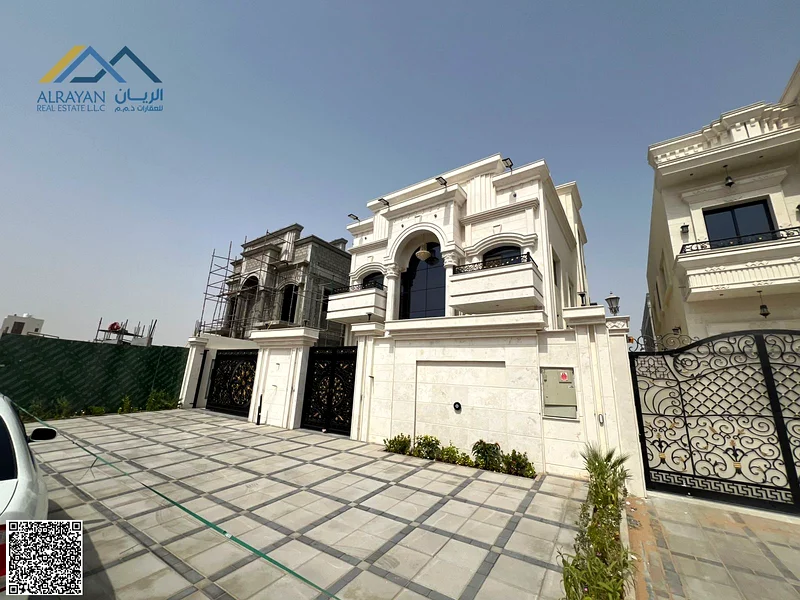 A villa directly from the owner, with personalized finishing, on a main street, close to all services. Freehold for all nationalities63898772788867110