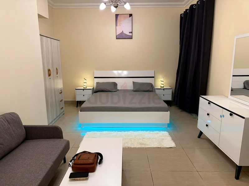 غرفة للعيش الفاخر مباشرة من المالك (بدون عمولة)63796680786945111