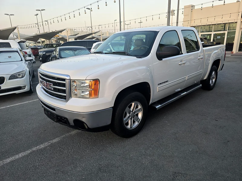 GMC SIERRA  DOUBLE CAB 2013 GCC FULL OPTIONS SUNROOF EXCELLENT CONDITION ONE OWNER63222808876290111