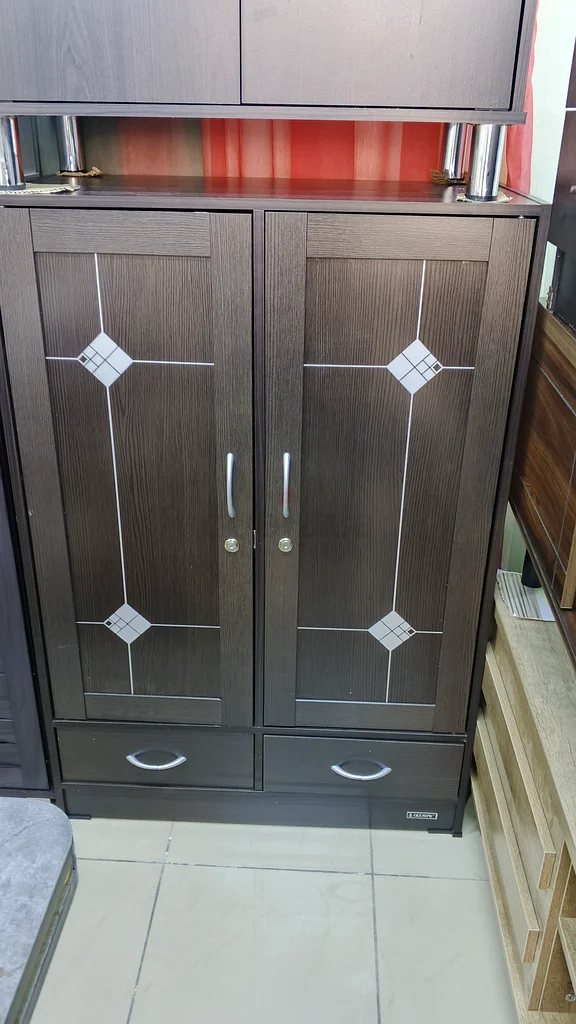 Stylish Modern Wardrobe for Elegant Spaces63212401855489111