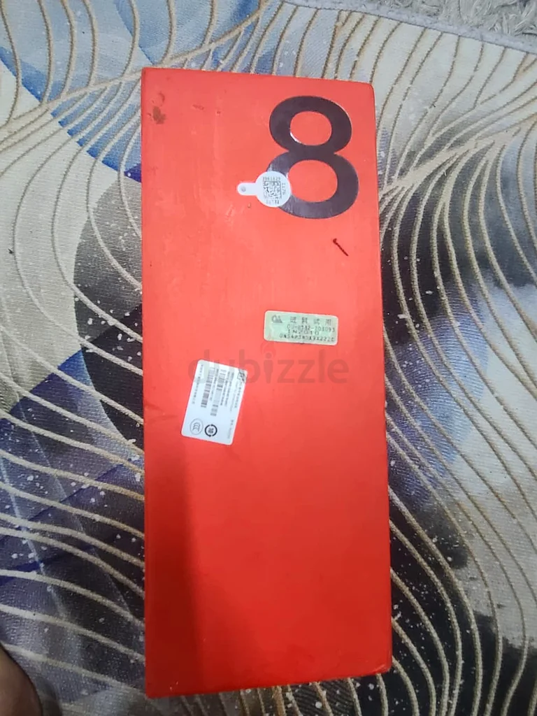One plus 8631813038430741117