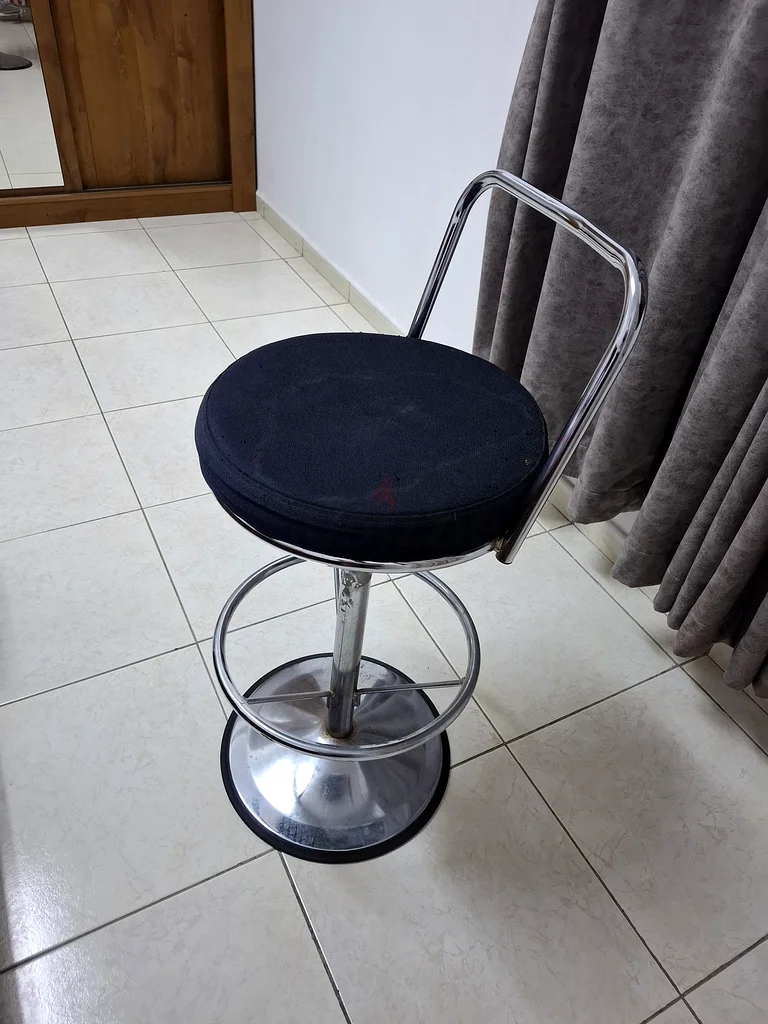 كرسيان بار أنيقان للبيع!63218318281473111