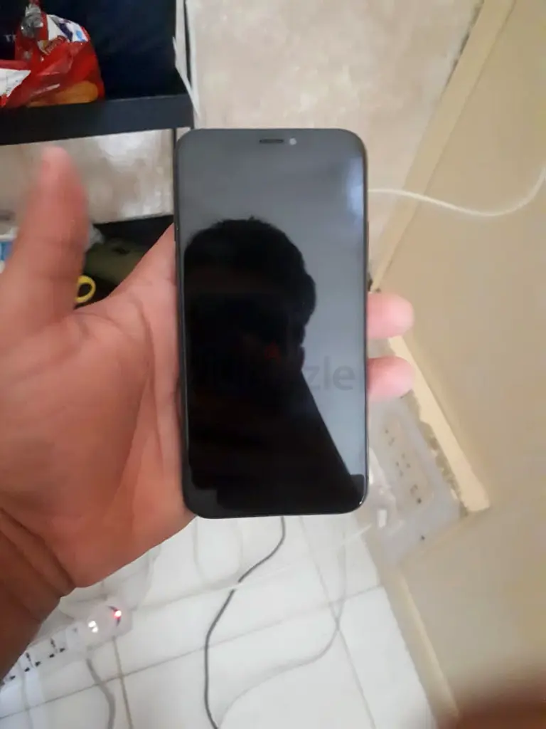 Apple iPhone X - Excellent Condition!63214904040961112