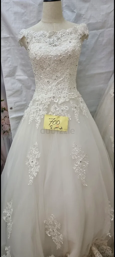 Elegant Wedding Dress with Exquisite Lace Details63241669715075111