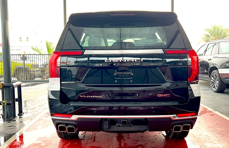 GMC Yukon Denali 202563175261863937114