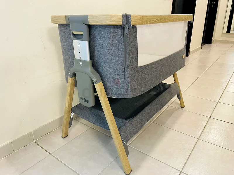 Stylish and Functional Tutti Bambini CoZee Bedside Crib/Co-Sleeper with Breathable Mesh Window63173864417027111