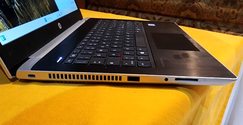 حاسوب إتش بي بروبوك 640 جي 5 - 14 بوصة، معالج كور إم إم 5 (الجيل الثامن)، 8 جيجابايت، 256 جيجابايت إس إس دي - فضي63257122100994113