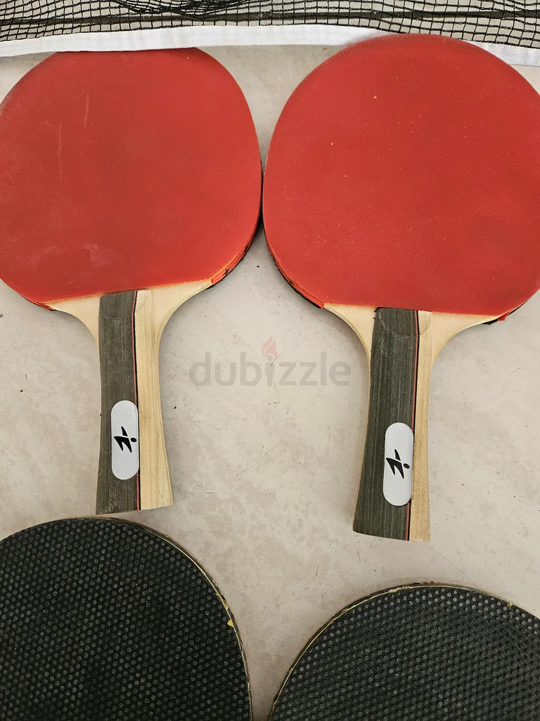 4 x pairs of Table Tennis Rackets  net. Perfect for professionals and Family Fun! 8 branded rac63243674220033112
