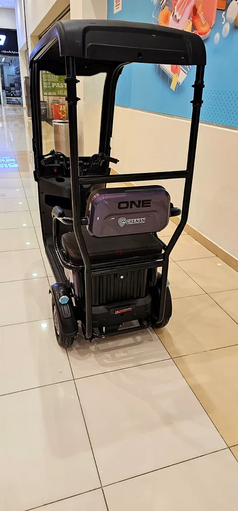 سكوتر كهربائي لثلاثة ركاب مع سقف63169936967299114