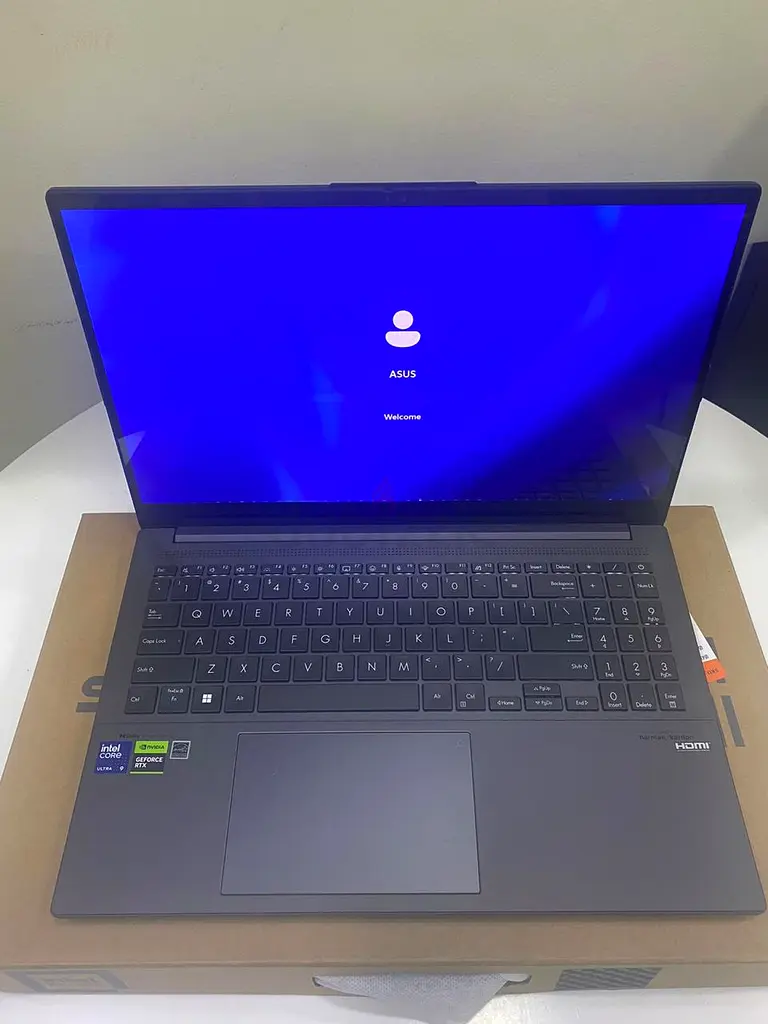 Asus VivoBook Pro 1563255525630978113