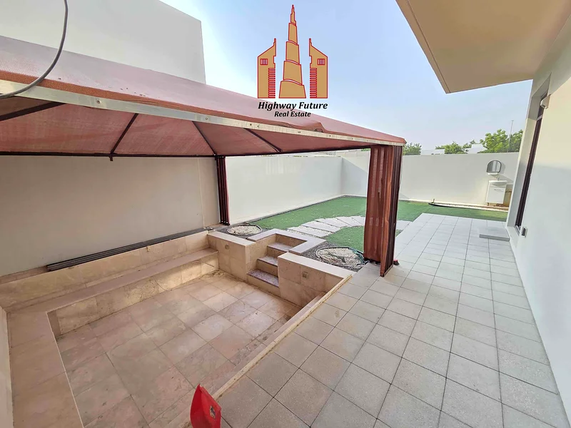 عرض ساخن | منزل حضري واسع | موقع متميز63299900173442114