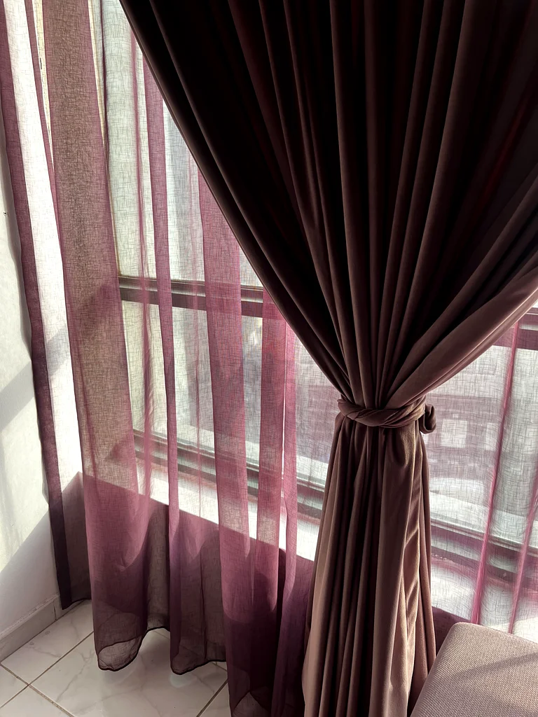 CHIFFON High quality curtain bought for high price selling all for 300 dhs. Velvet and CHIFFON63222346119297112