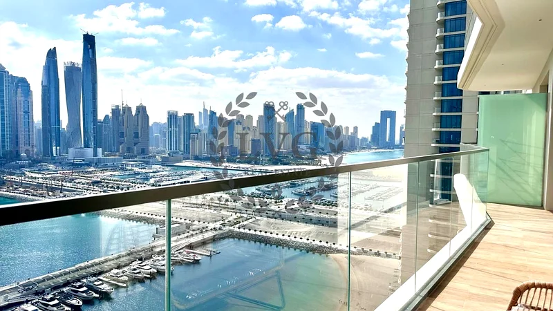 شقة في الطابق العالي مع تجهيزات كاملة | إطلالة على المارينا63733317884289111