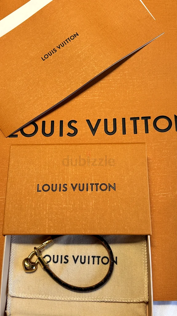 Louis Vuitton crazy in lock bracelet63241131388034111