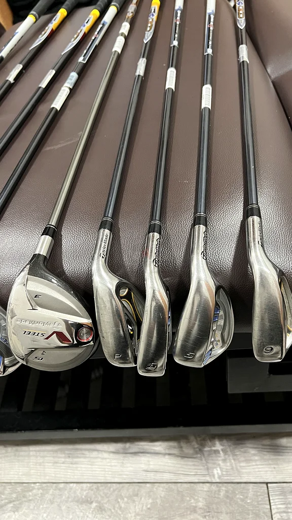 Golf clubs ( TylolorMade  Navigator )63252954204931112