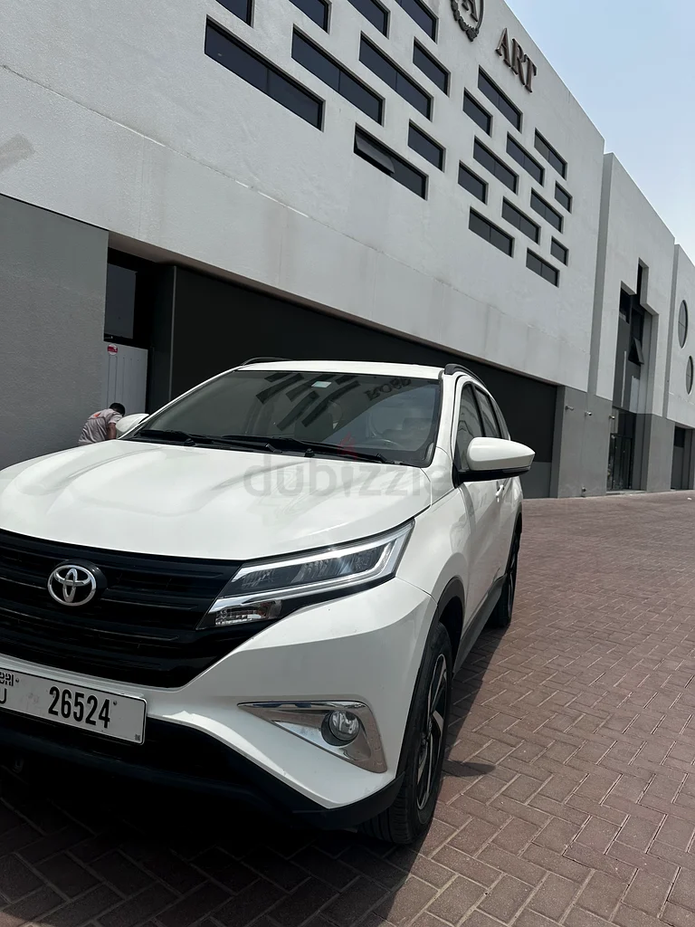 Toyota rush 2023 gcc available mint condition63147687421954112