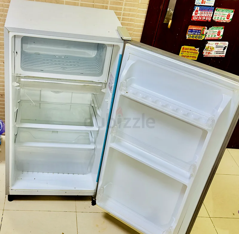 Small Refrigerator - Perfect for Your Kitchen!63252952413187112
