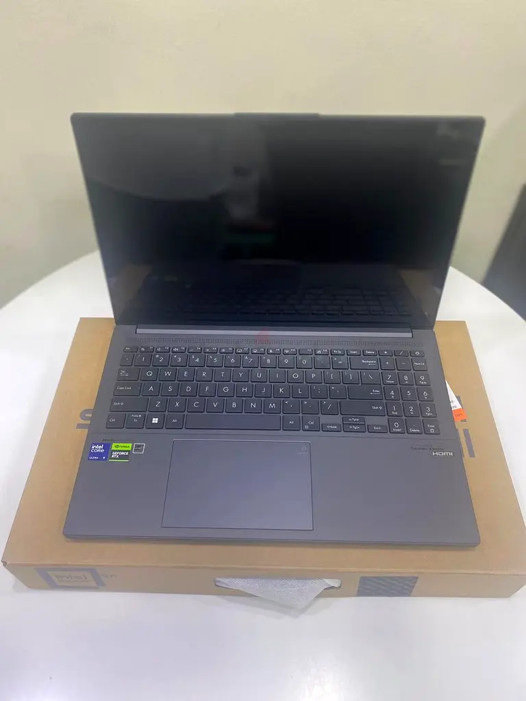 Asus VivoBook Pro 1563255525630978110