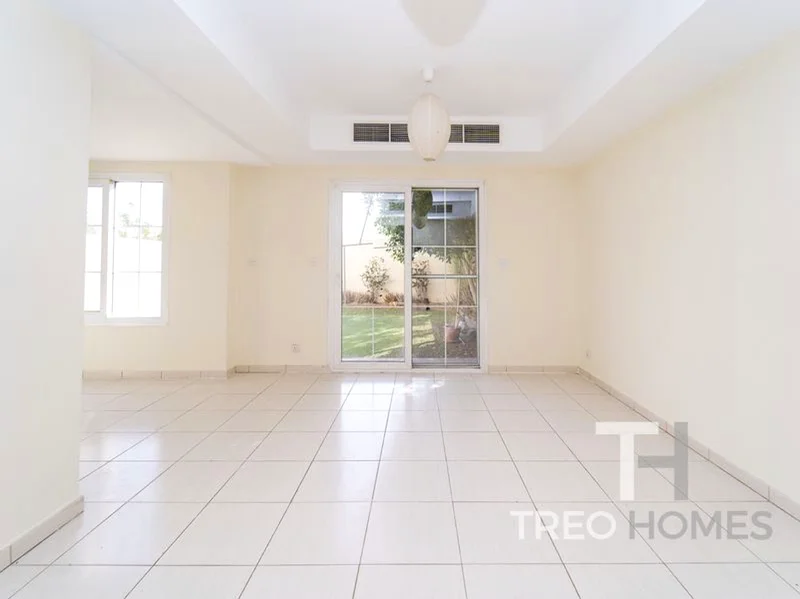 4M l Quite Location l Vacant on Transfer63186242473729113