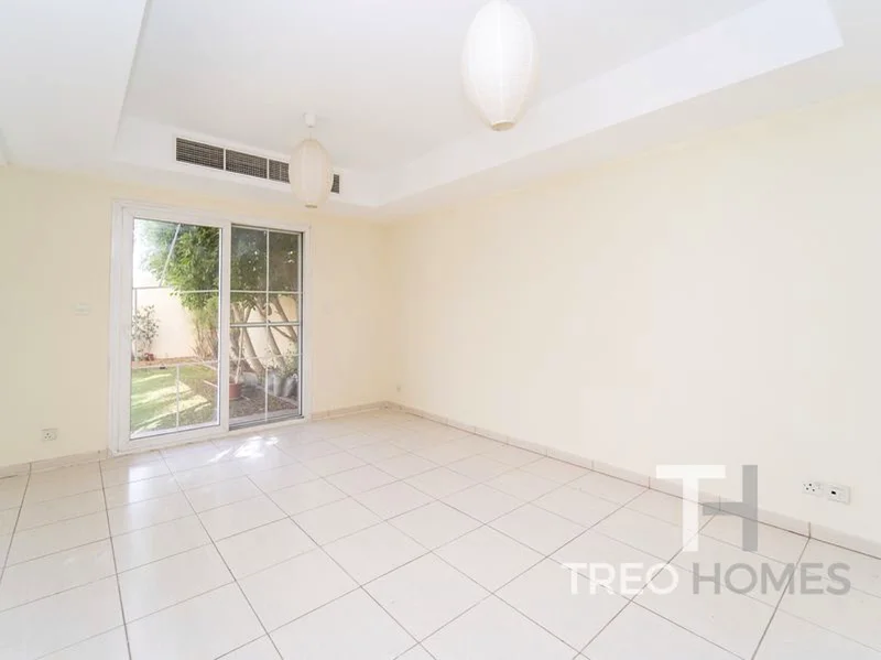 4M l Quite Location l Vacant on Transfer63186242473729112