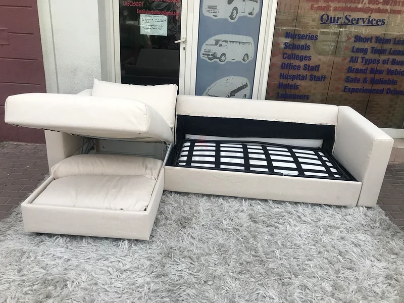 أريكة سرير على شكل حرف L من إيكيا، لون بيج، بحالة ممتازة63179393913731111