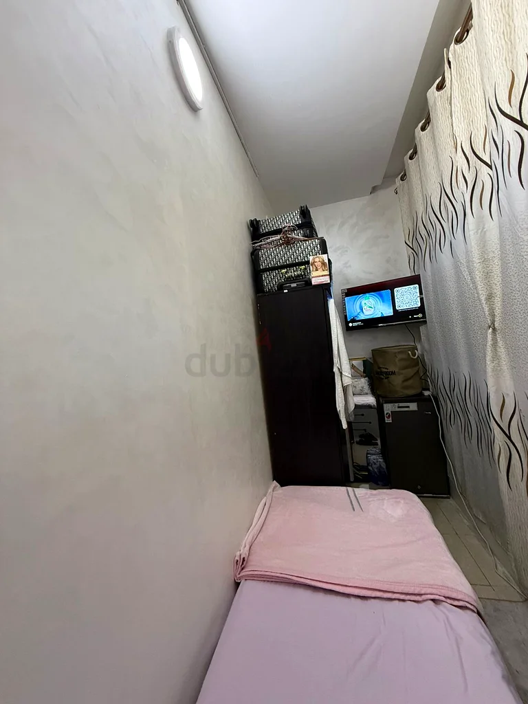 Al Barsha 1, Street 1163315090782211113