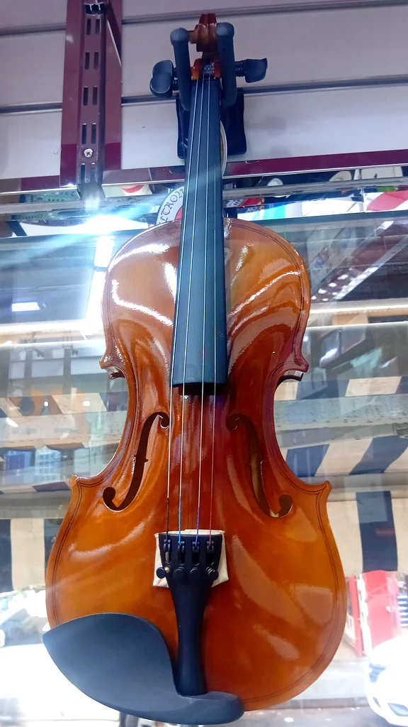 Beautiful Violin with Case for Sale63229682104450111