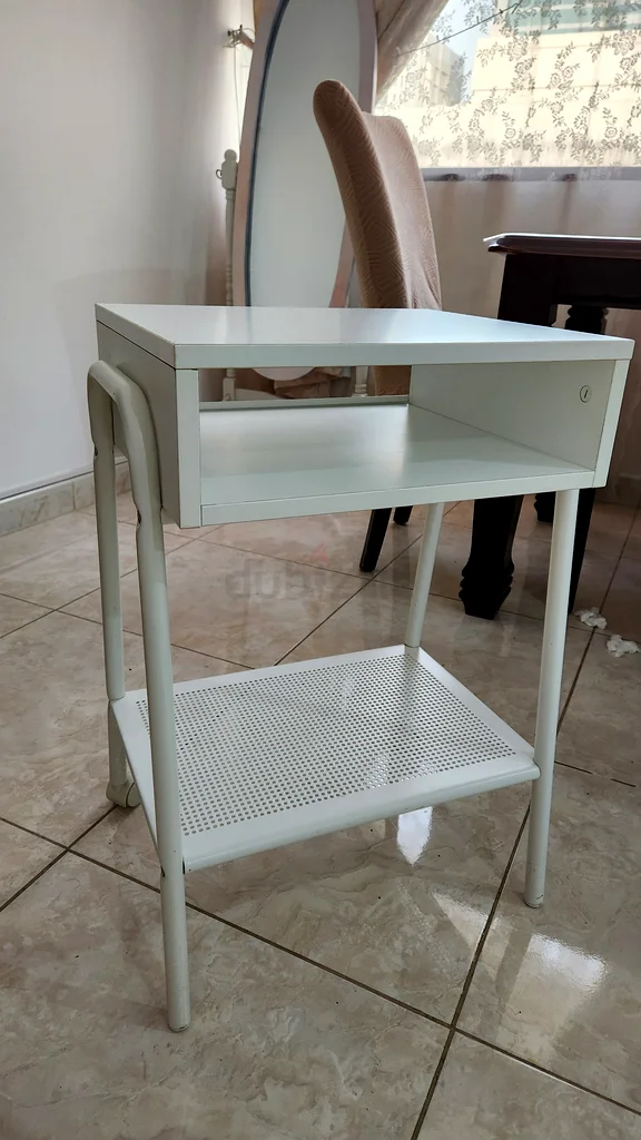 Stylish Minimalist Side Table - Perfect for Any Room!632173214385951110