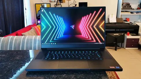 Razer Blade 17 Gaming Laptop 4K + Touchscreen