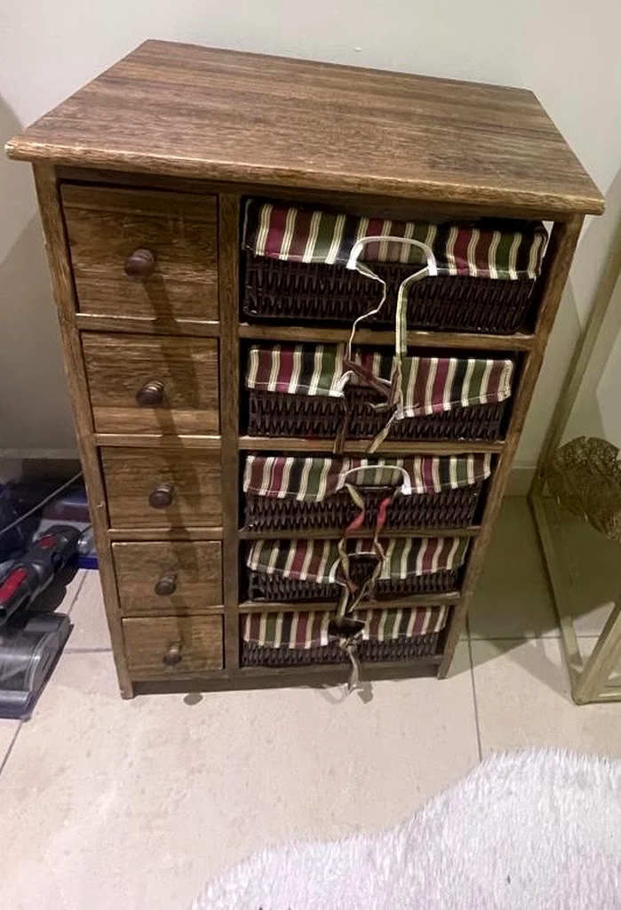 Stylish Wooden Storage Cabinet with Baskets632114214562591125