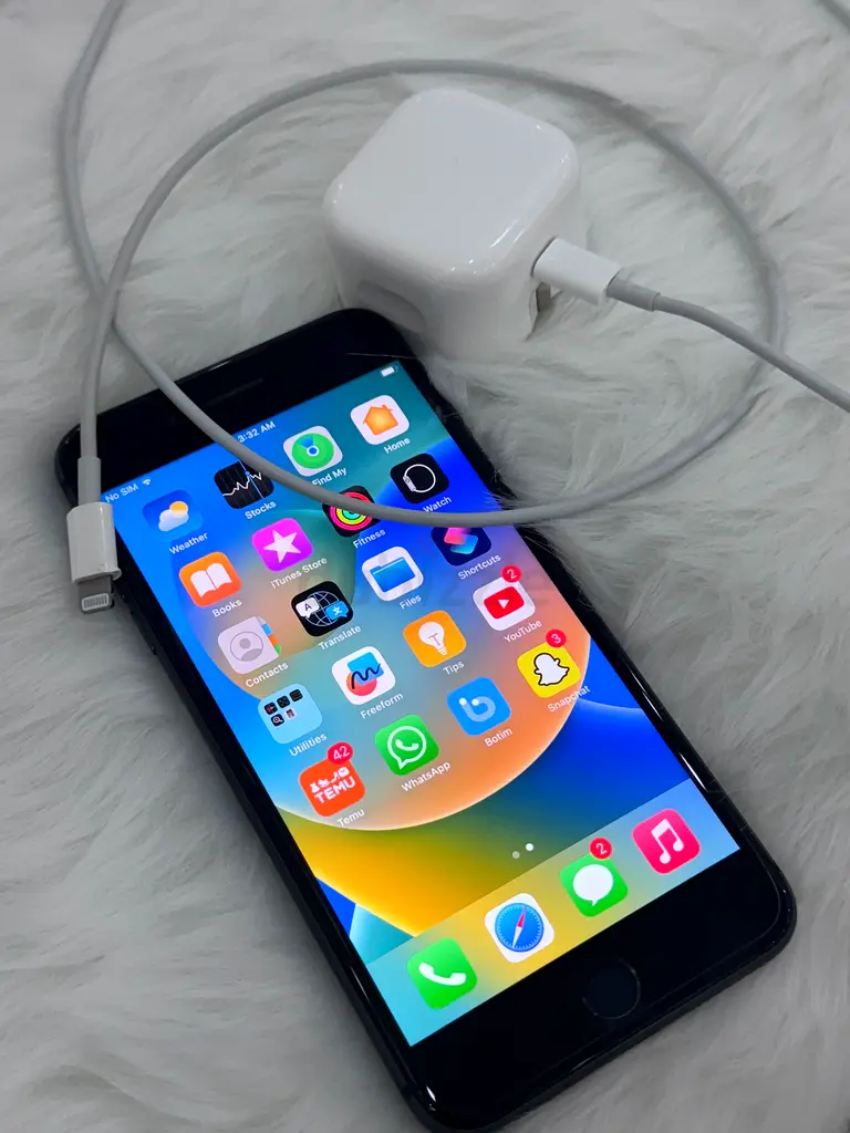 iPhone 8 Plus 256GB – Black – AED 590