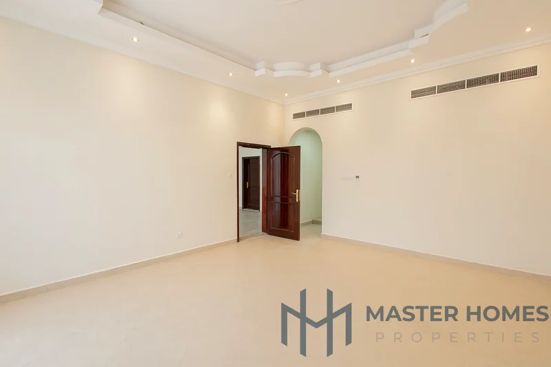 PRIME LOCATION | LARGE PLOT | NEAR THE PAR | 7BHK63914933582851114