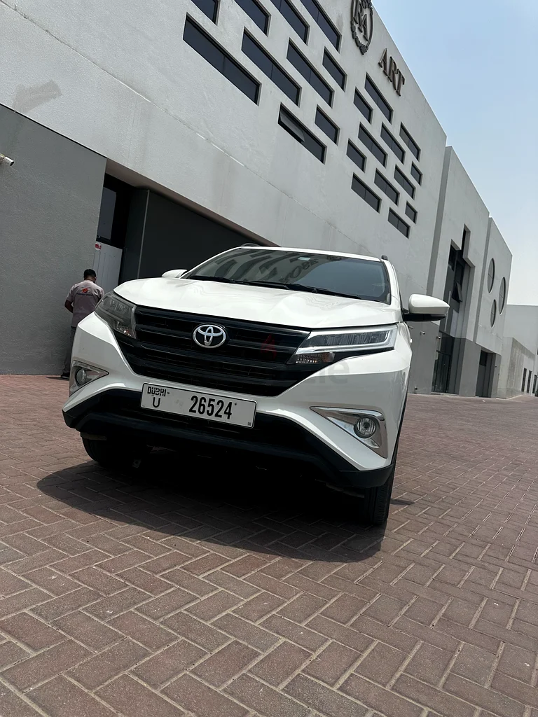 Toyota rush 2023 gcc available mint condition63147687421954111