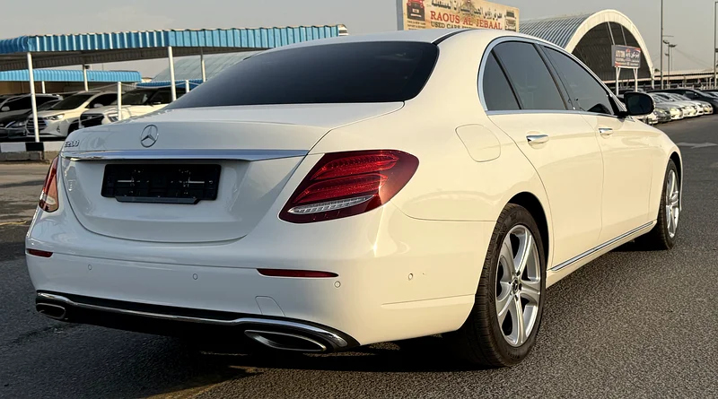 Mercedes E200 V4 2.0L Model 201863229644059907112