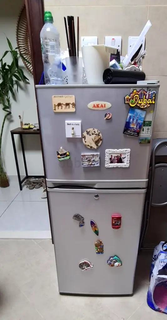 Sturdy AKAI Refrigerator - Perfect for Your Kitchen!