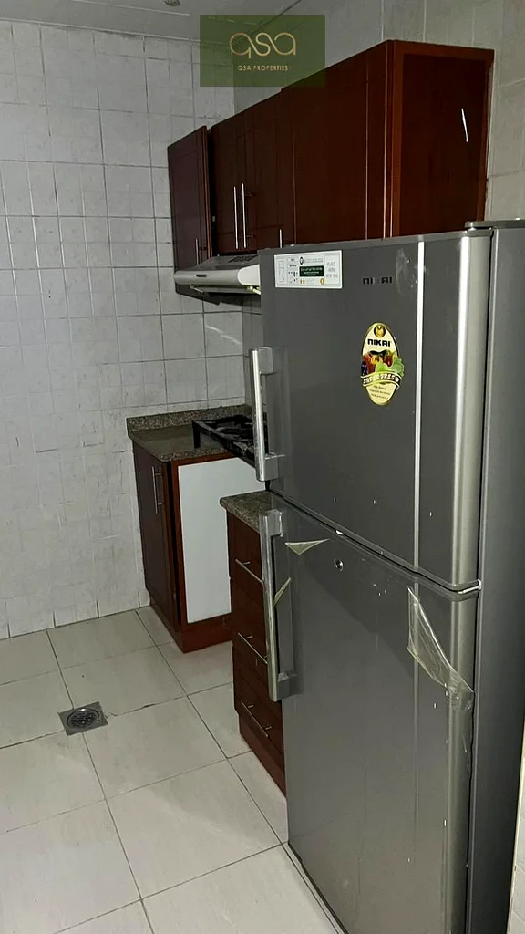 شقة بغرفة نوم واحدة غير مؤثثة مع موقف سيارات متوفرة في B6 للبيع63170847301634113