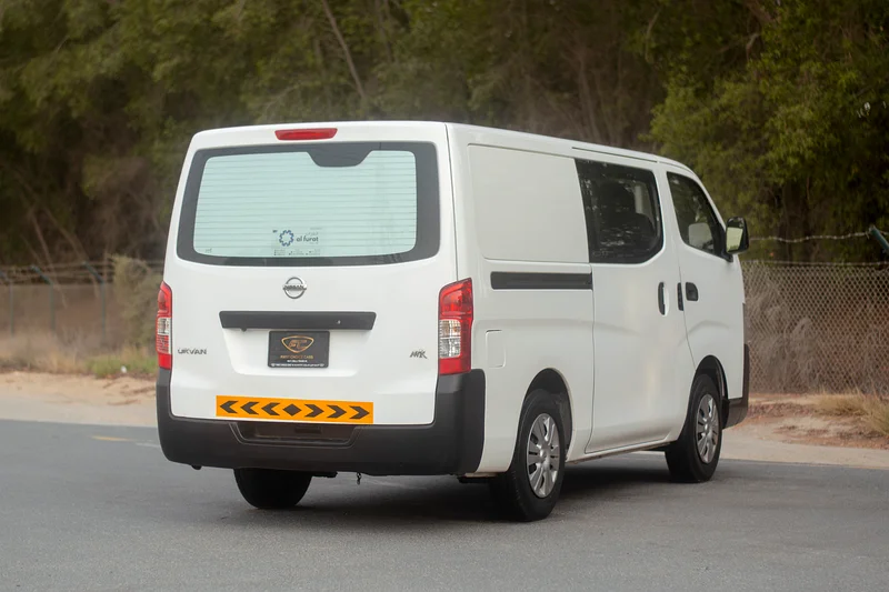 2022 Nissan Urvan | 6-Seater Delivery Van | GCC Specs | Ref#N3253563136842805507112