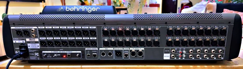 Behringer Mixing Console X3263229680282755113