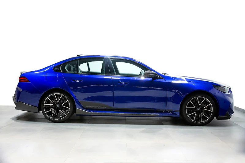 BMW M5 (Ref# 154038)63161068665986111